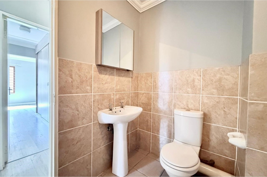 2 Bedroom Property for Sale in Broadacres Gauteng