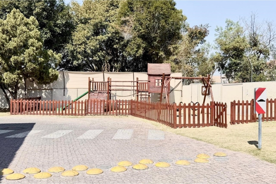 2 Bedroom Property for Sale in Broadacres Gauteng