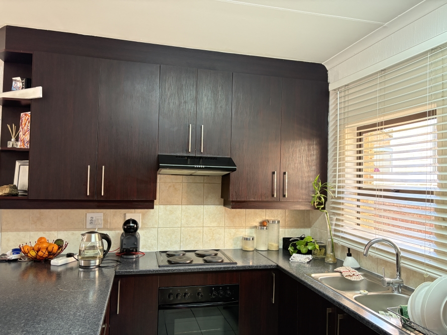 2 Bedroom Property for Sale in Wilgeheuwel Gauteng