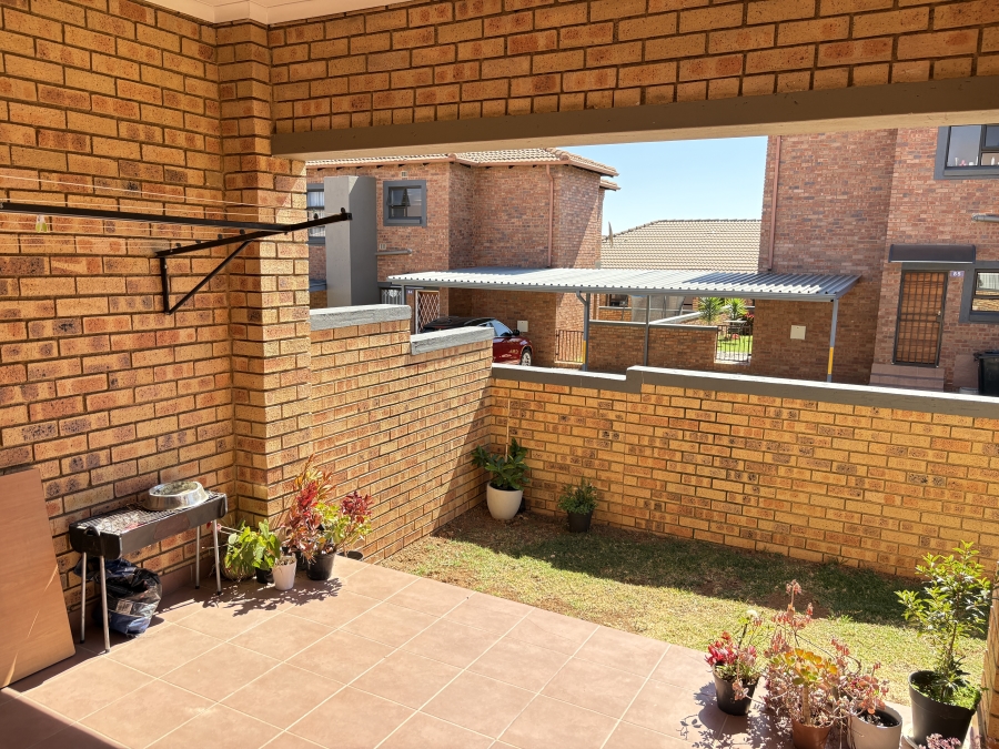 2 Bedroom Property for Sale in Wilgeheuwel Gauteng