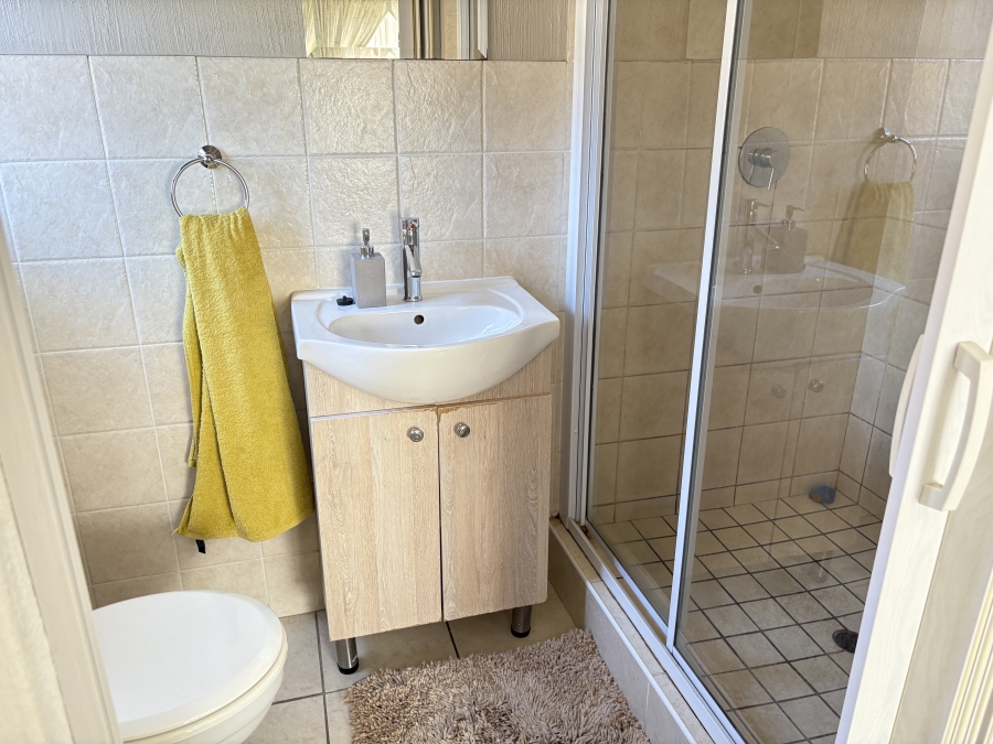 2 Bedroom Property for Sale in Wilgeheuwel Gauteng