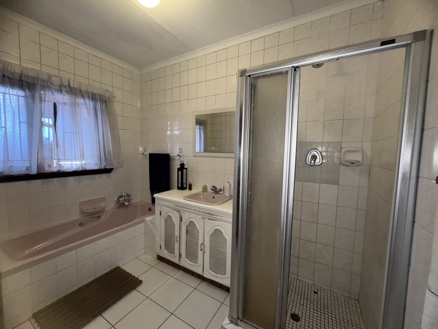 5 Bedroom Property for Sale in Lambton Gauteng