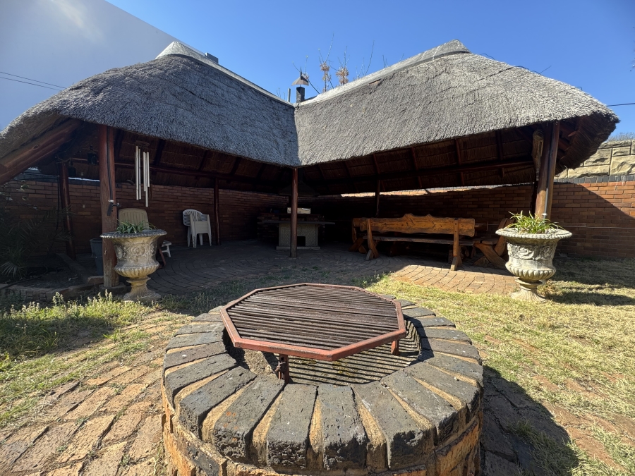 5 Bedroom Property for Sale in Lambton Gauteng