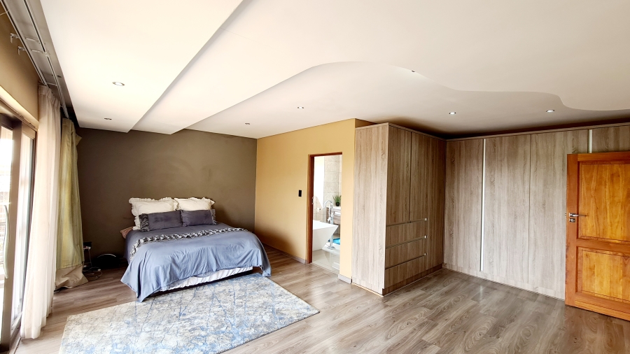 5 Bedroom Property for Sale in Sable Hills Gauteng