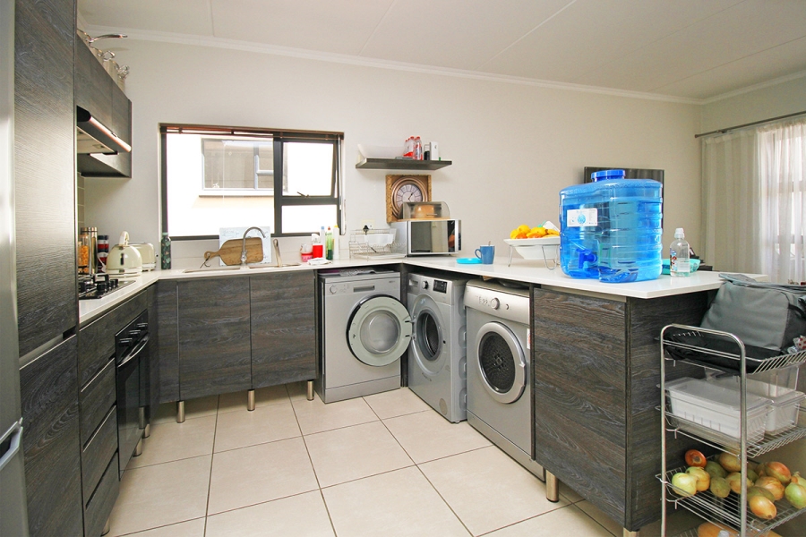 2 Bedroom Property for Sale in Greenstone Hill Gauteng