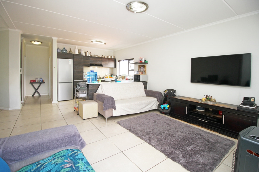 2 Bedroom Property for Sale in Greenstone Hill Gauteng