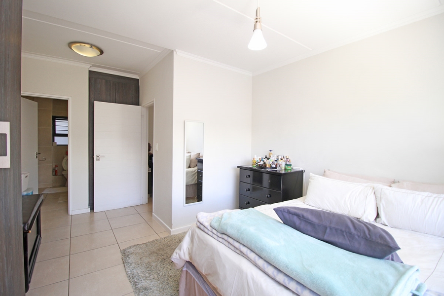 2 Bedroom Property for Sale in Greenstone Hill Gauteng