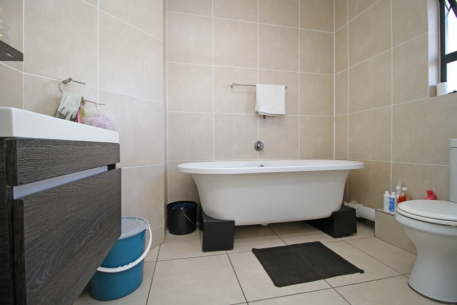 2 Bedroom Property for Sale in Greenstone Hill Gauteng