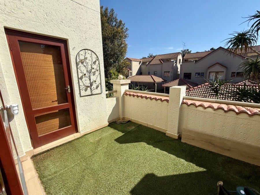 To Let 2 Bedroom Property for Rent in Melrose Gauteng