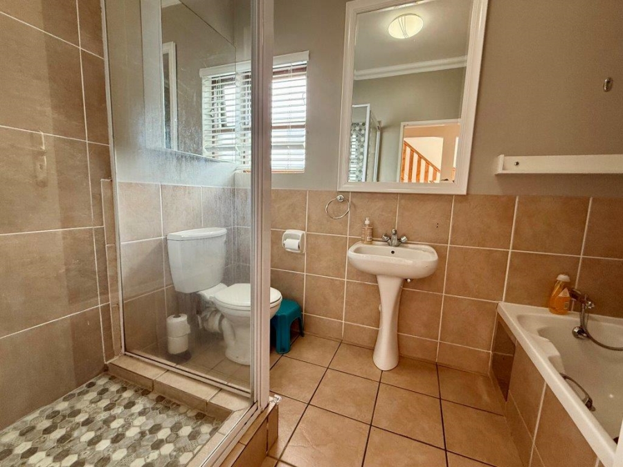 To Let 2 Bedroom Property for Rent in Melrose Gauteng
