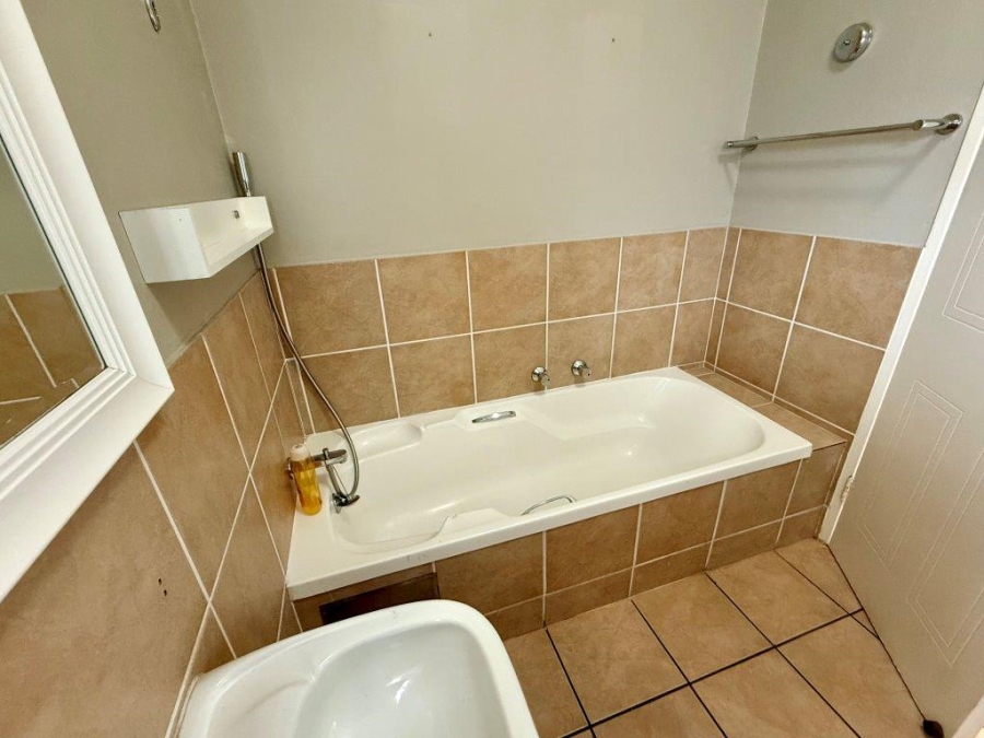 To Let 2 Bedroom Property for Rent in Melrose Gauteng