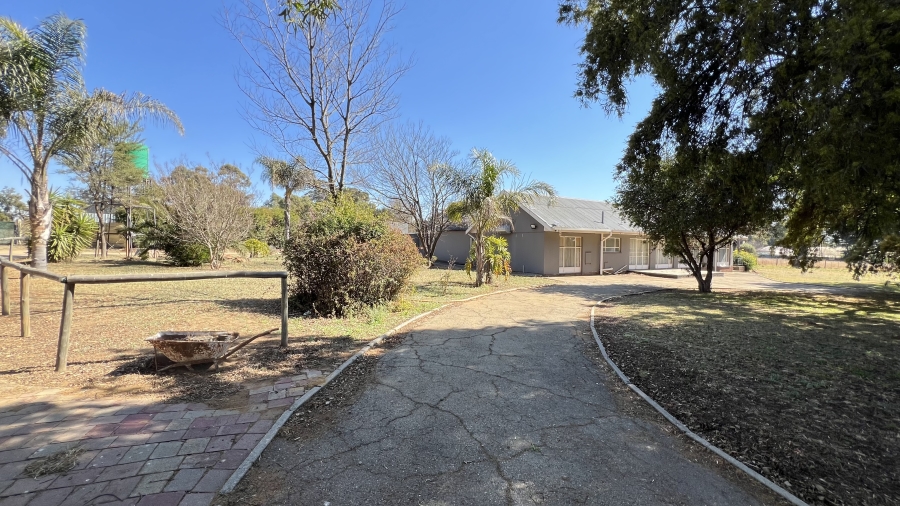6 Bedroom Property for Sale in Bootha A H Gauteng