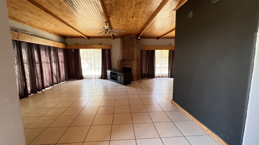 6 Bedroom Property for Sale in Bootha A H Gauteng