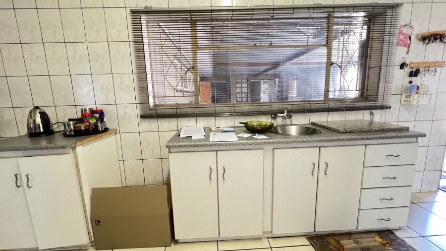 6 Bedroom Property for Sale in Bootha A H Gauteng