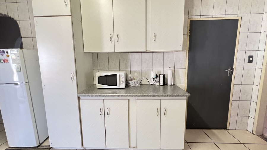 6 Bedroom Property for Sale in Bootha A H Gauteng