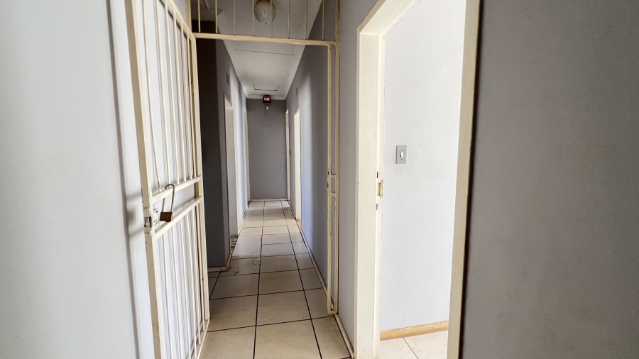 6 Bedroom Property for Sale in Bootha A H Gauteng