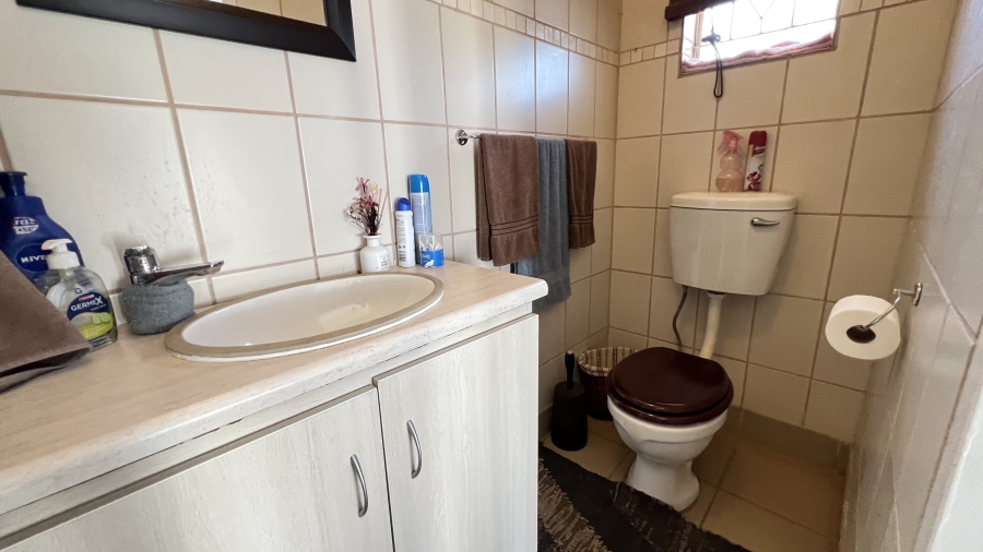 6 Bedroom Property for Sale in Bootha A H Gauteng