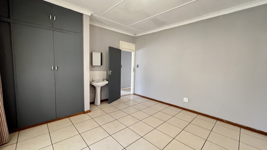 6 Bedroom Property for Sale in Bootha A H Gauteng