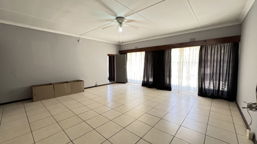 6 Bedroom Property for Sale in Bootha A H Gauteng