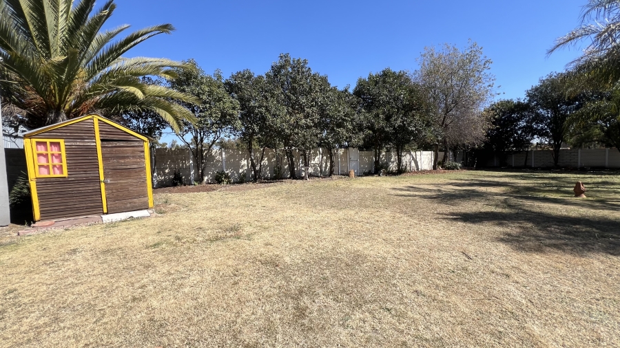 6 Bedroom Property for Sale in Bootha A H Gauteng