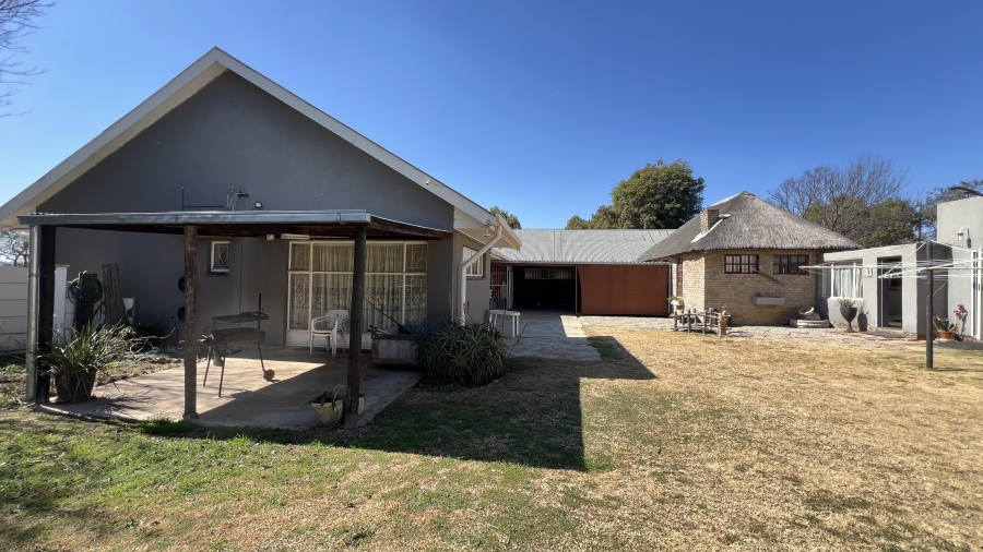 6 Bedroom Property for Sale in Bootha A H Gauteng