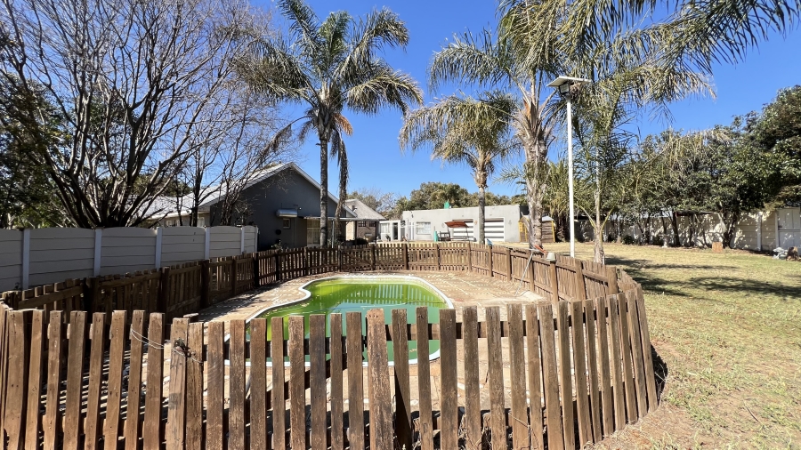 6 Bedroom Property for Sale in Bootha A H Gauteng
