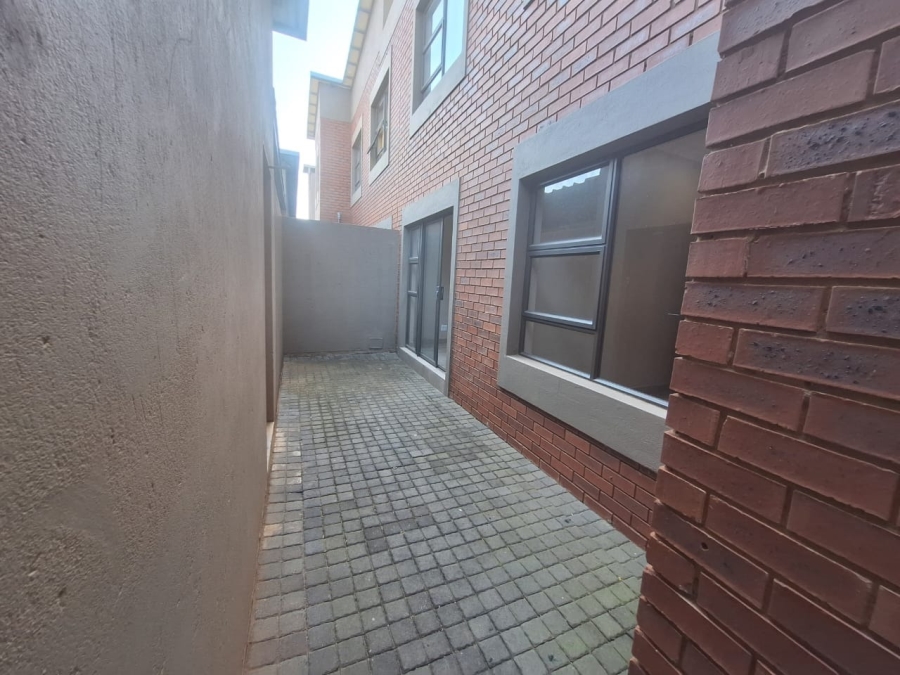 To Let 2 Bedroom Property for Rent in Montana Gauteng
