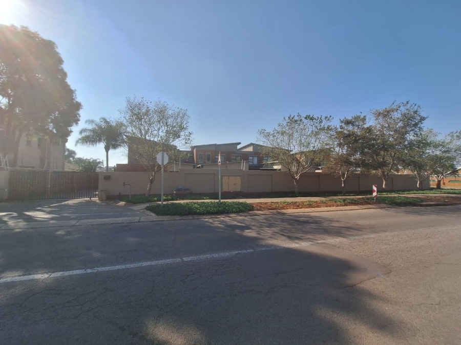 To Let 2 Bedroom Property for Rent in Montana Gauteng
