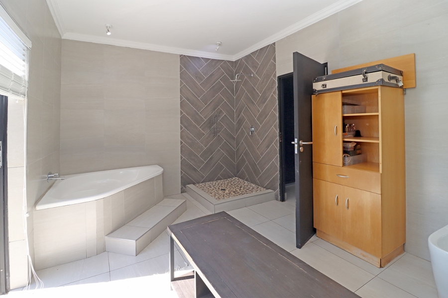 3 Bedroom Property for Sale in Bryanston Gauteng