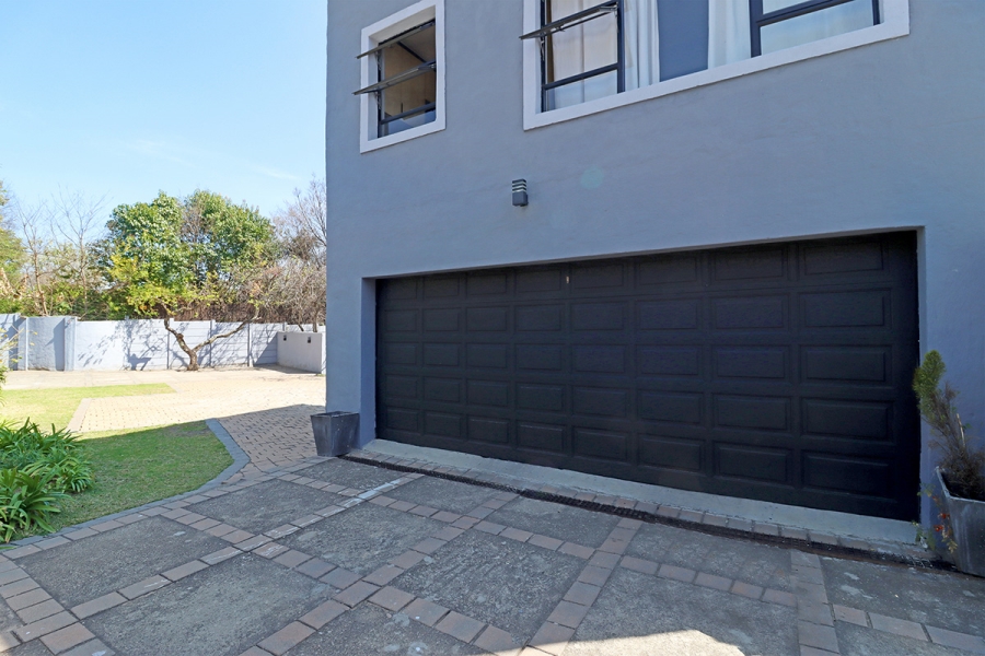 3 Bedroom Property for Sale in Bryanston Gauteng