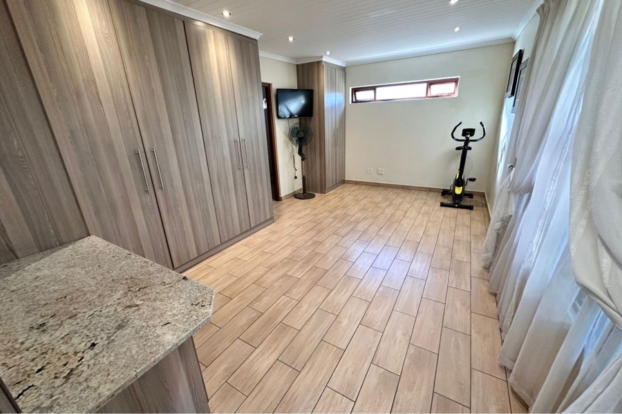 4 Bedroom Property for Sale in North Riding Gauteng