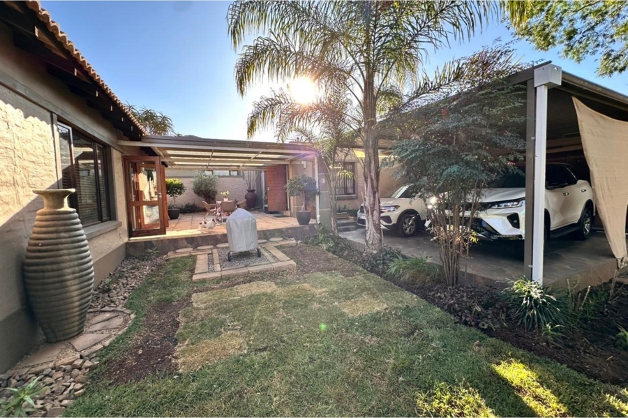 4 Bedroom Property for Sale in North Riding Gauteng