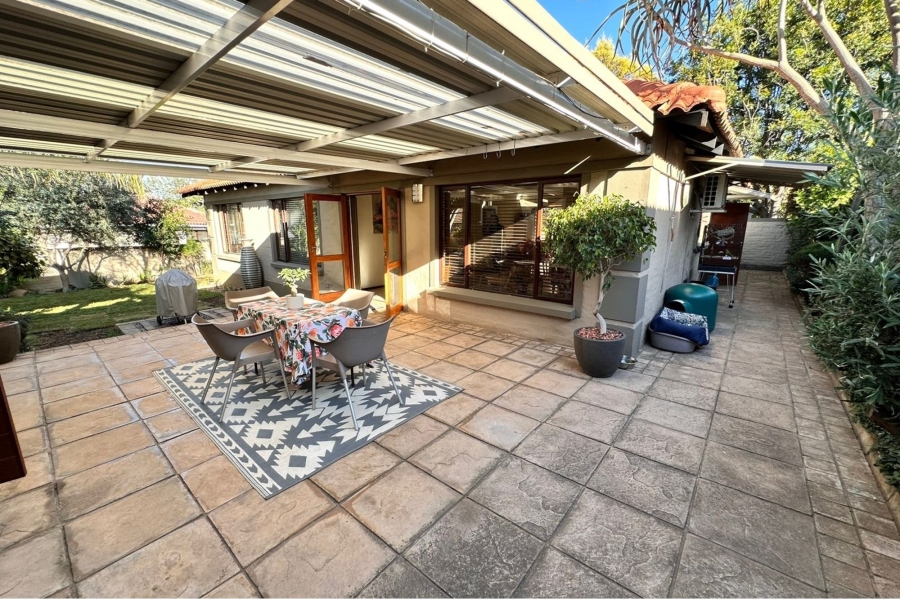 4 Bedroom Property for Sale in North Riding Gauteng
