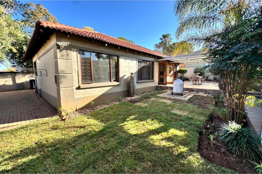 4 Bedroom Property for Sale in North Riding Gauteng