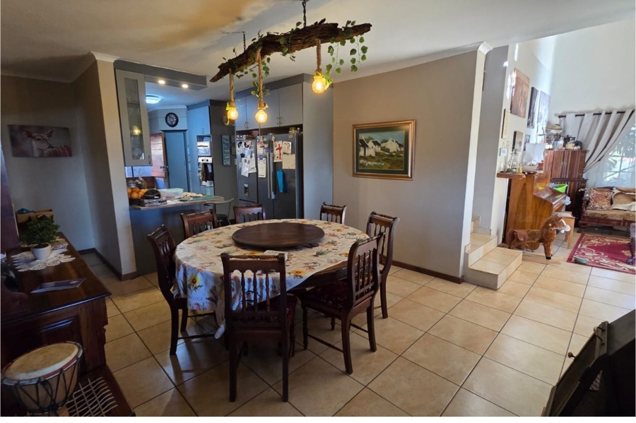 5 Bedroom Property for Sale in Clubview Gauteng