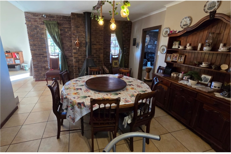 5 Bedroom Property for Sale in Clubview Gauteng