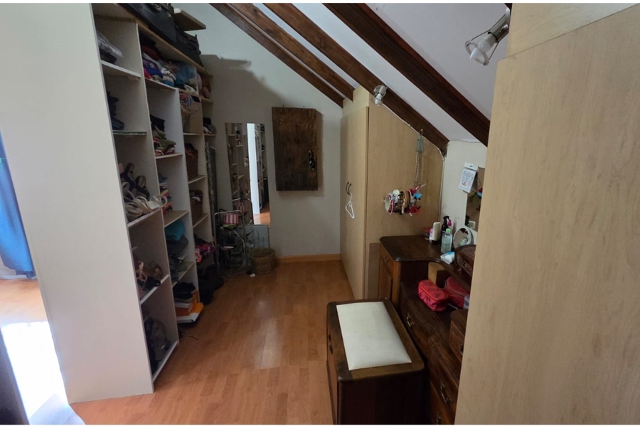 5 Bedroom Property for Sale in Clubview Gauteng