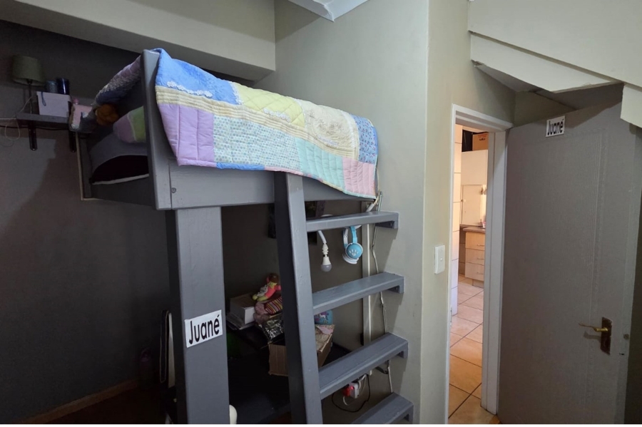 5 Bedroom Property for Sale in Clubview Gauteng