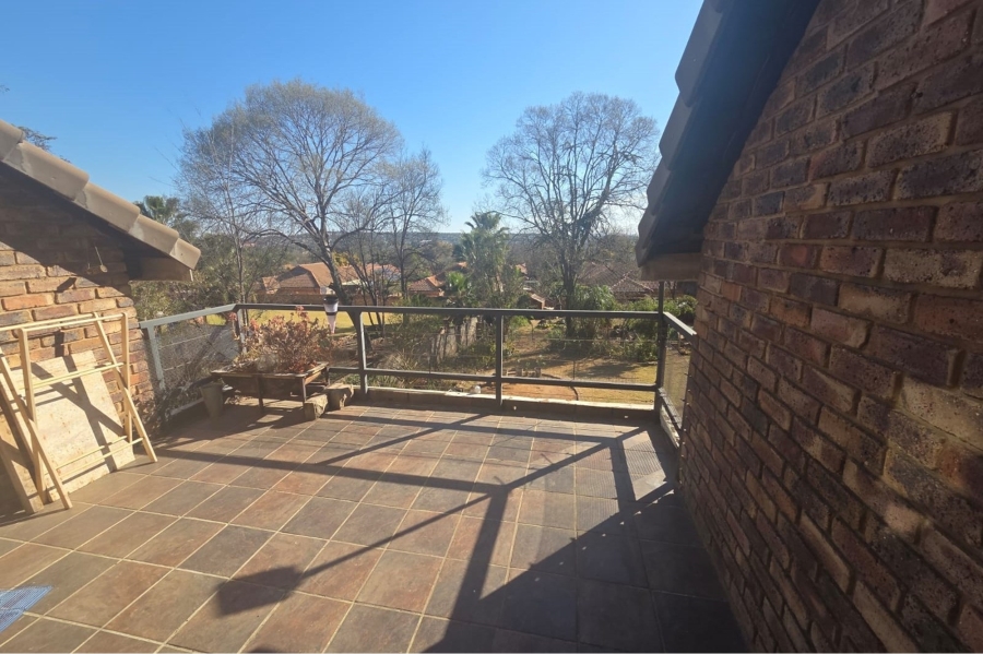 5 Bedroom Property for Sale in Clubview Gauteng
