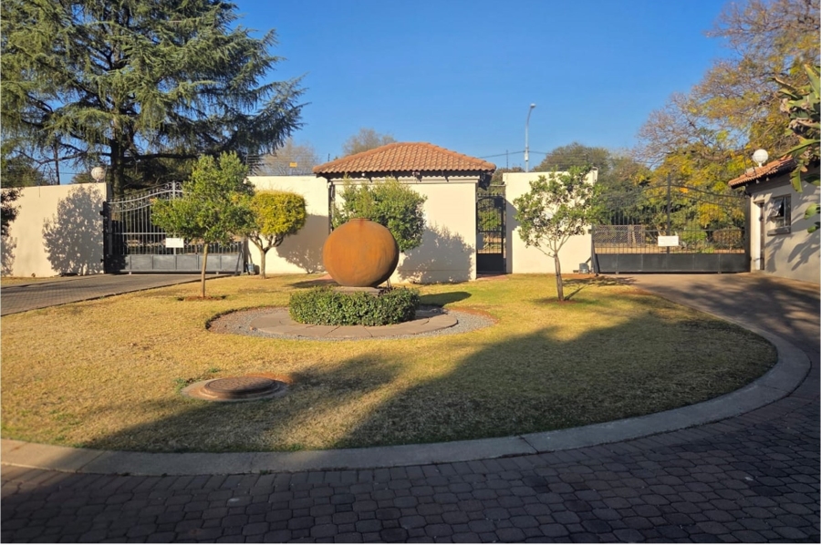 5 Bedroom Property for Sale in Clubview Gauteng