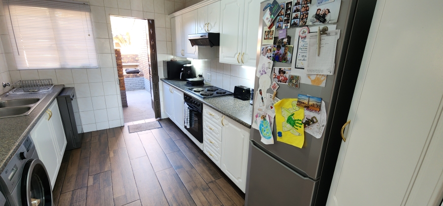 3 Bedroom Property for Sale in Brackenhurst Gauteng