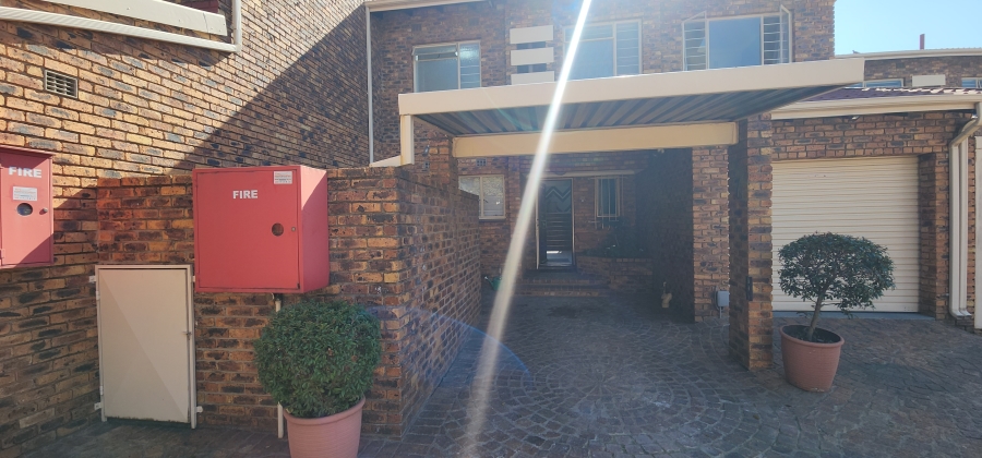 3 Bedroom Property for Sale in Brackenhurst Gauteng