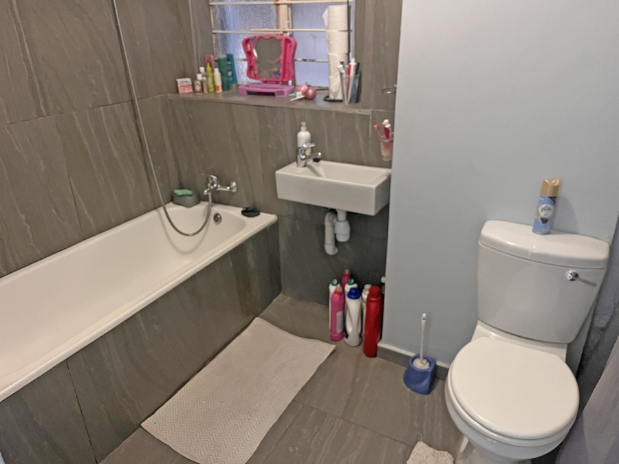 1 Bedroom Property for Sale in Sandringham Gauteng