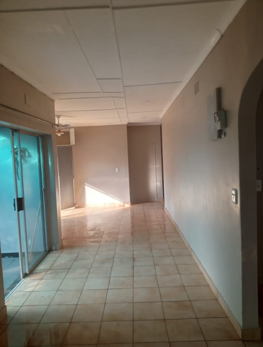 To Let 2 Bedroom Property for Rent in Glen Austin Gauteng