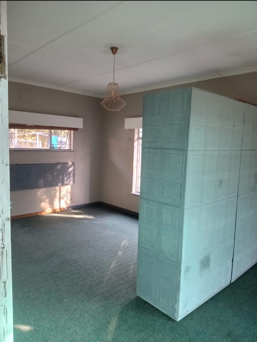 To Let 2 Bedroom Property for Rent in Glen Austin Gauteng