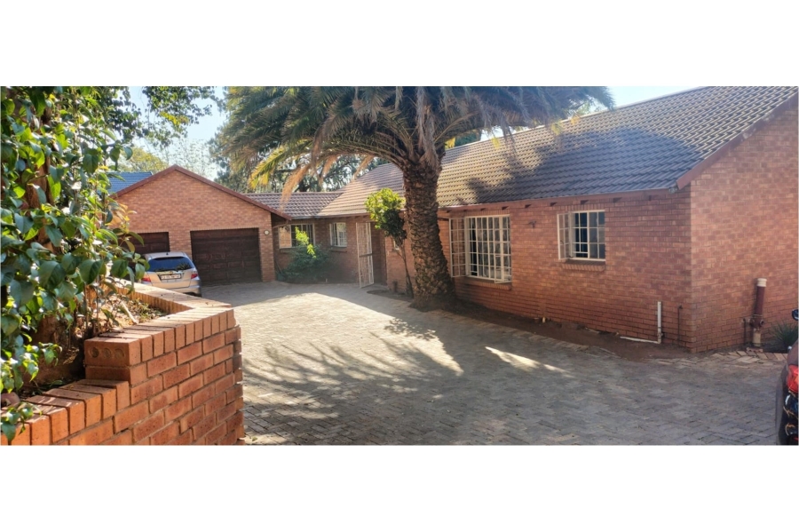 4 Bedroom Property for Sale in Lyndhurst Gauteng