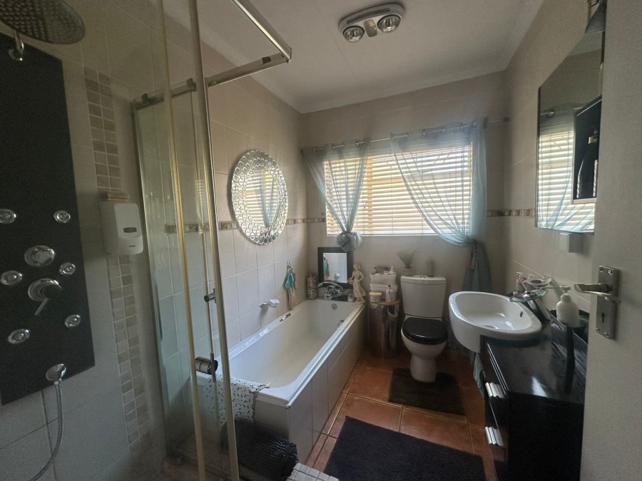 3 Bedroom Property for Sale in Arcon Park Gauteng