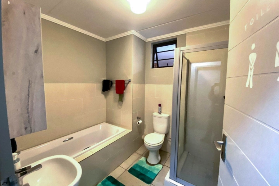 2 Bedroom Property for Sale in Amberfield Gauteng