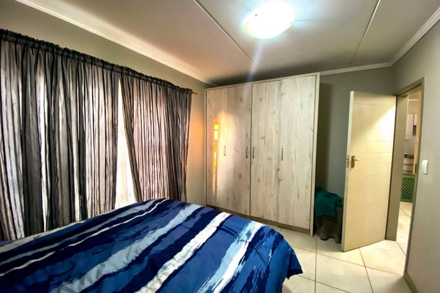 2 Bedroom Property for Sale in Amberfield Gauteng