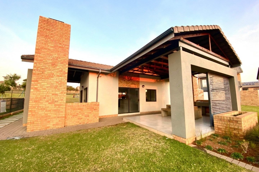 2 Bedroom Property for Sale in Amberfield Gauteng